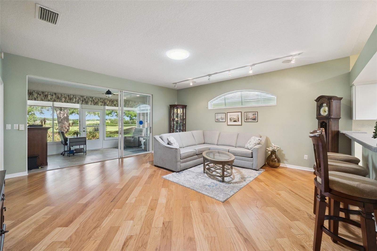 Image 10 of 56 For 21733 Royal St Georges Lane