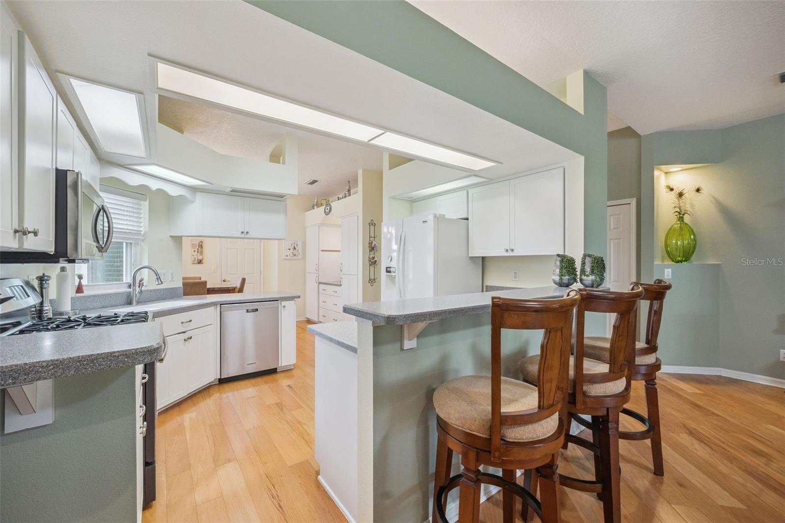 Image 14 of 56 For 21733 Royal St Georges Lane