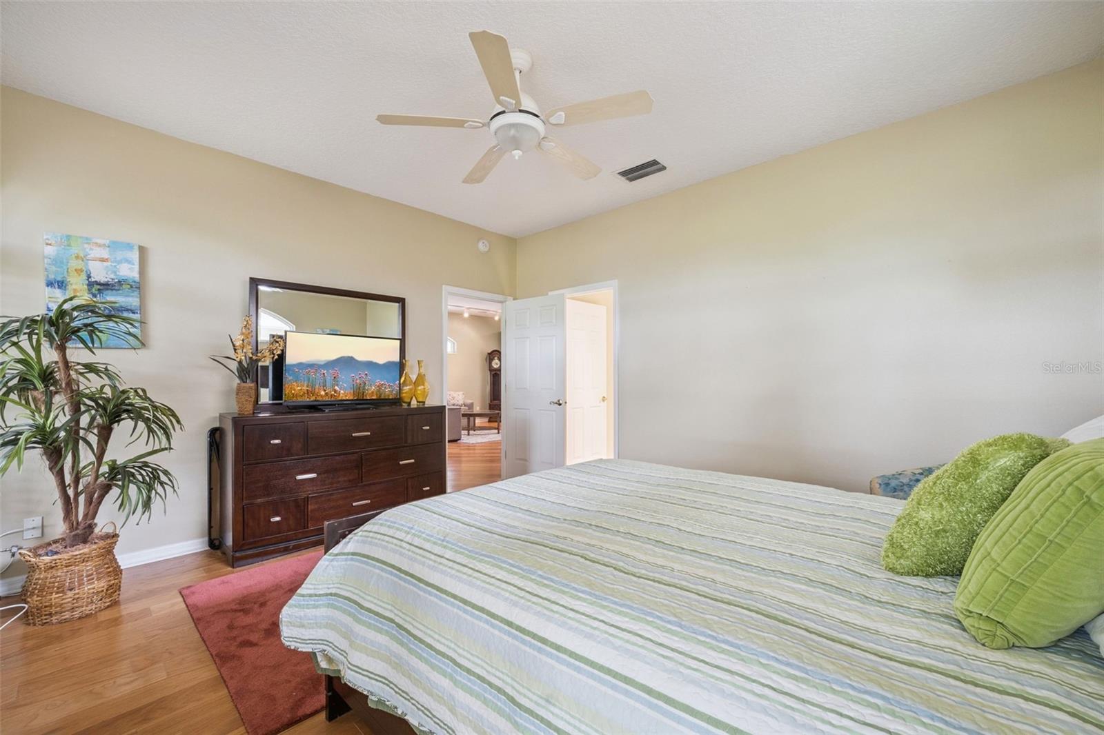 Image 16 of 56 For 21733 Royal St Georges Lane