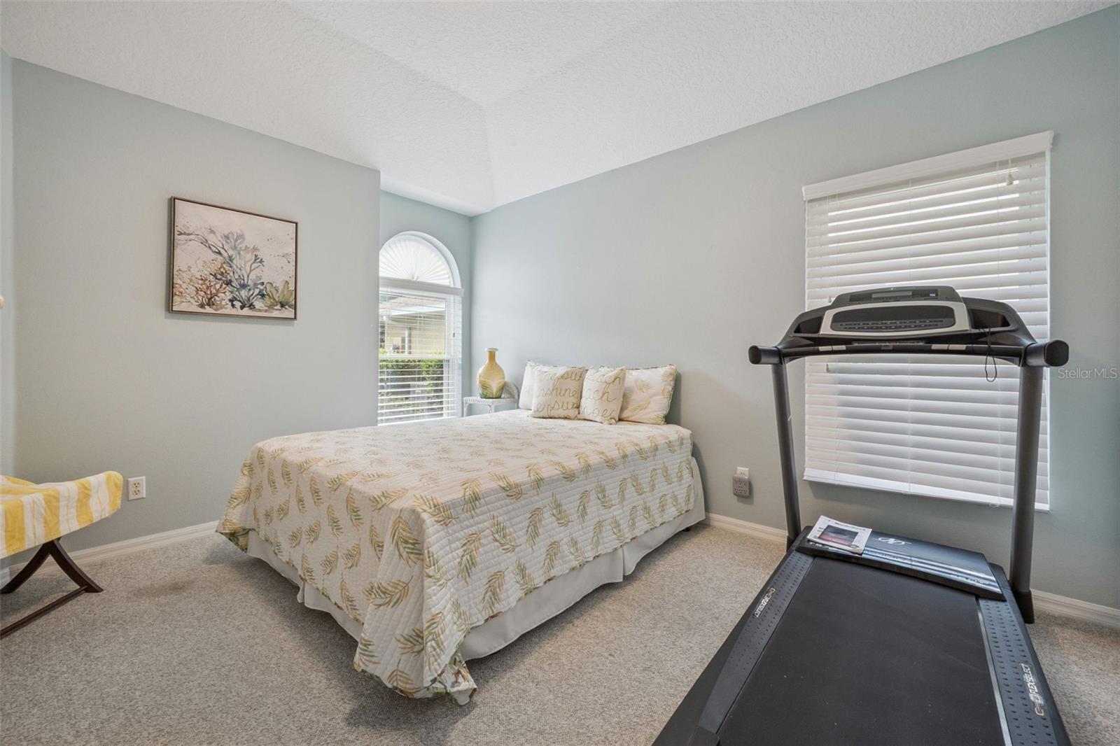 Image 17 of 56 For 21733 Royal St Georges Lane