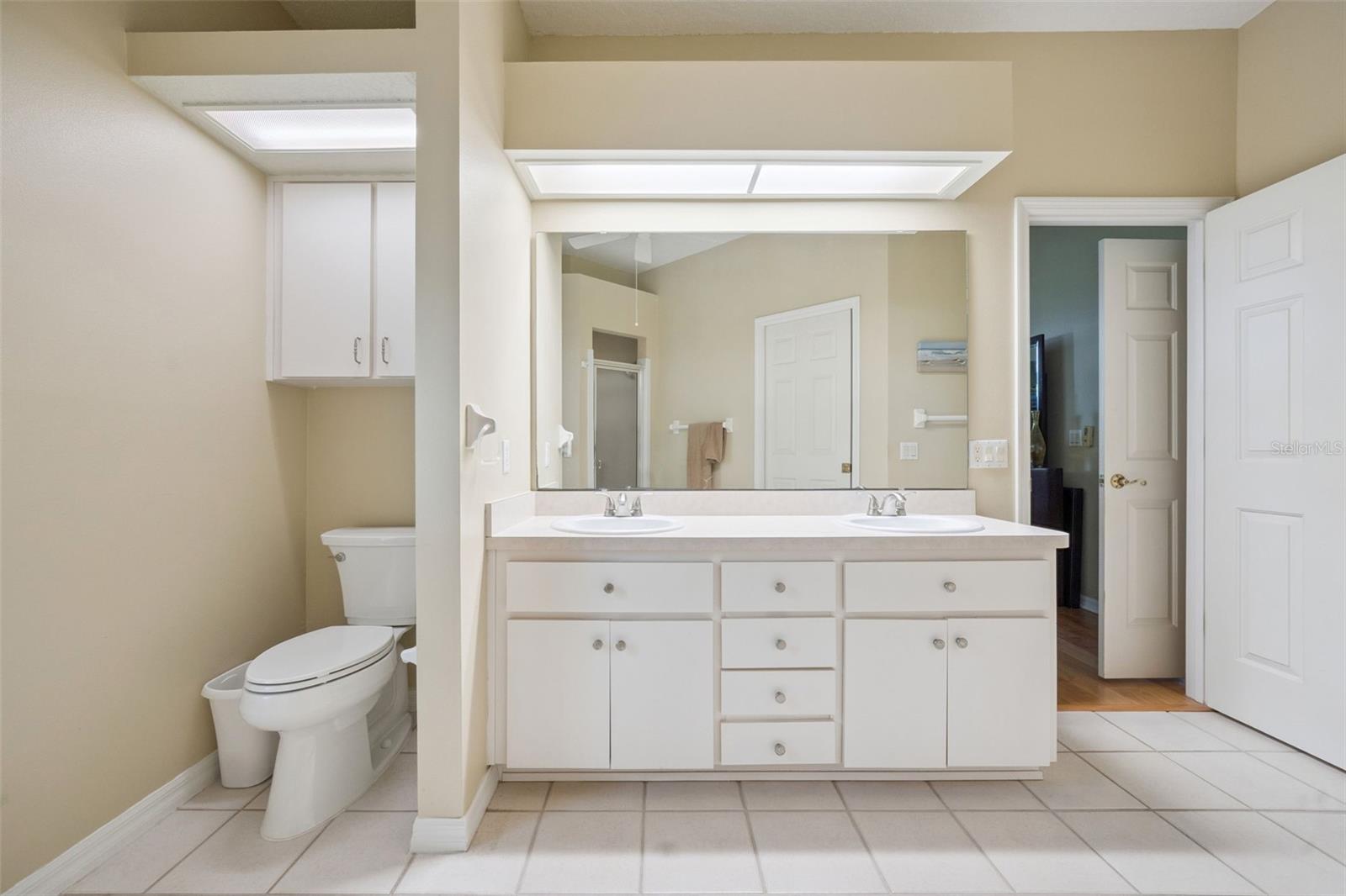 Image 18 of 56 For 21733 Royal St Georges Lane