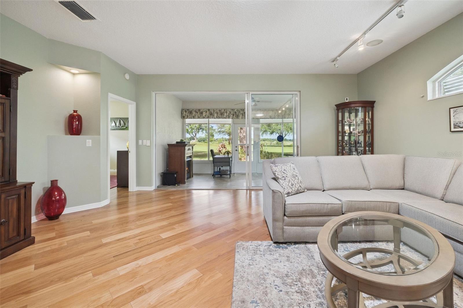 Image 7 of 56 For 21733 Royal St Georges Lane