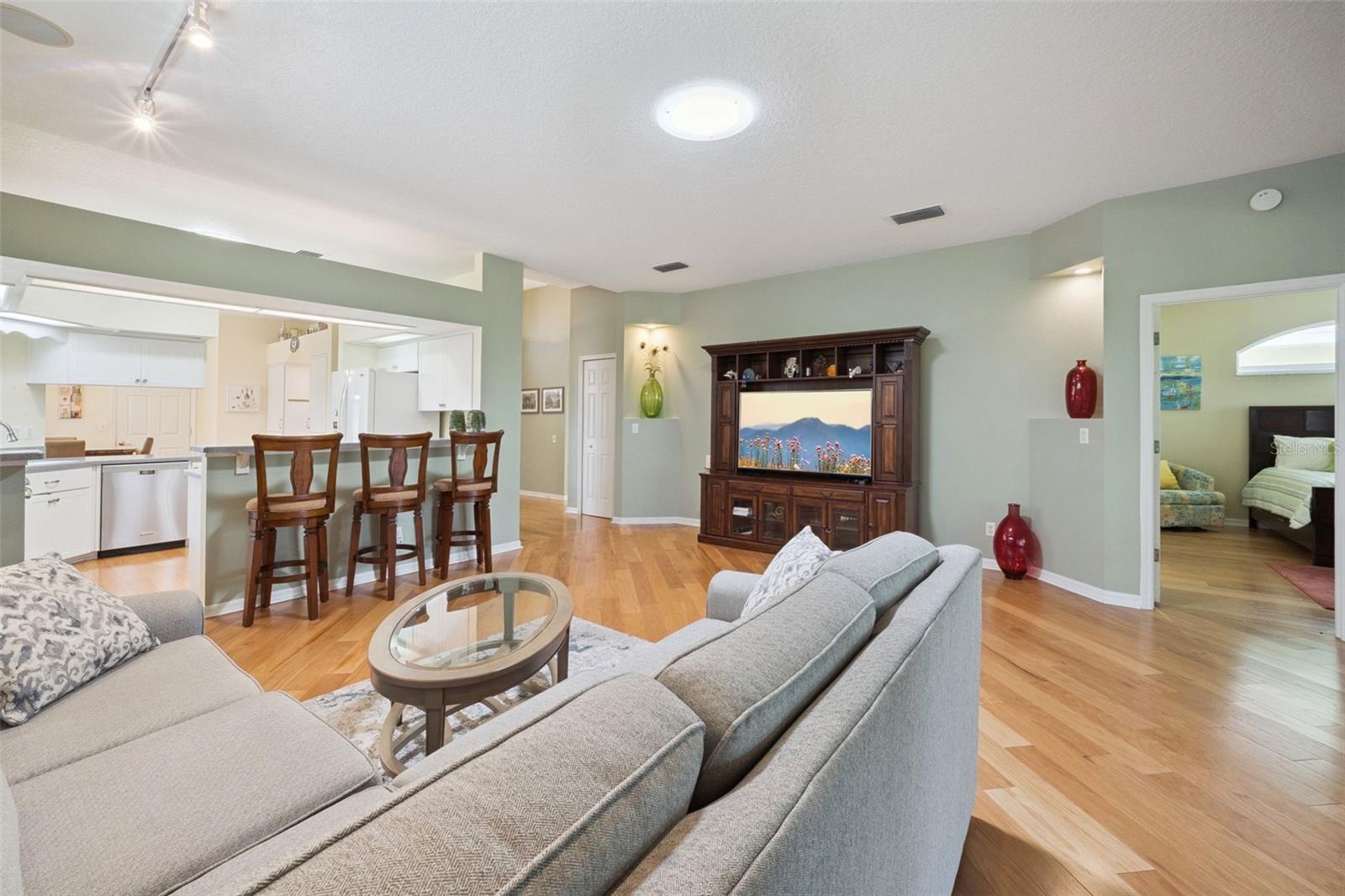 Image 8 of 56 For 21733 Royal St Georges Lane