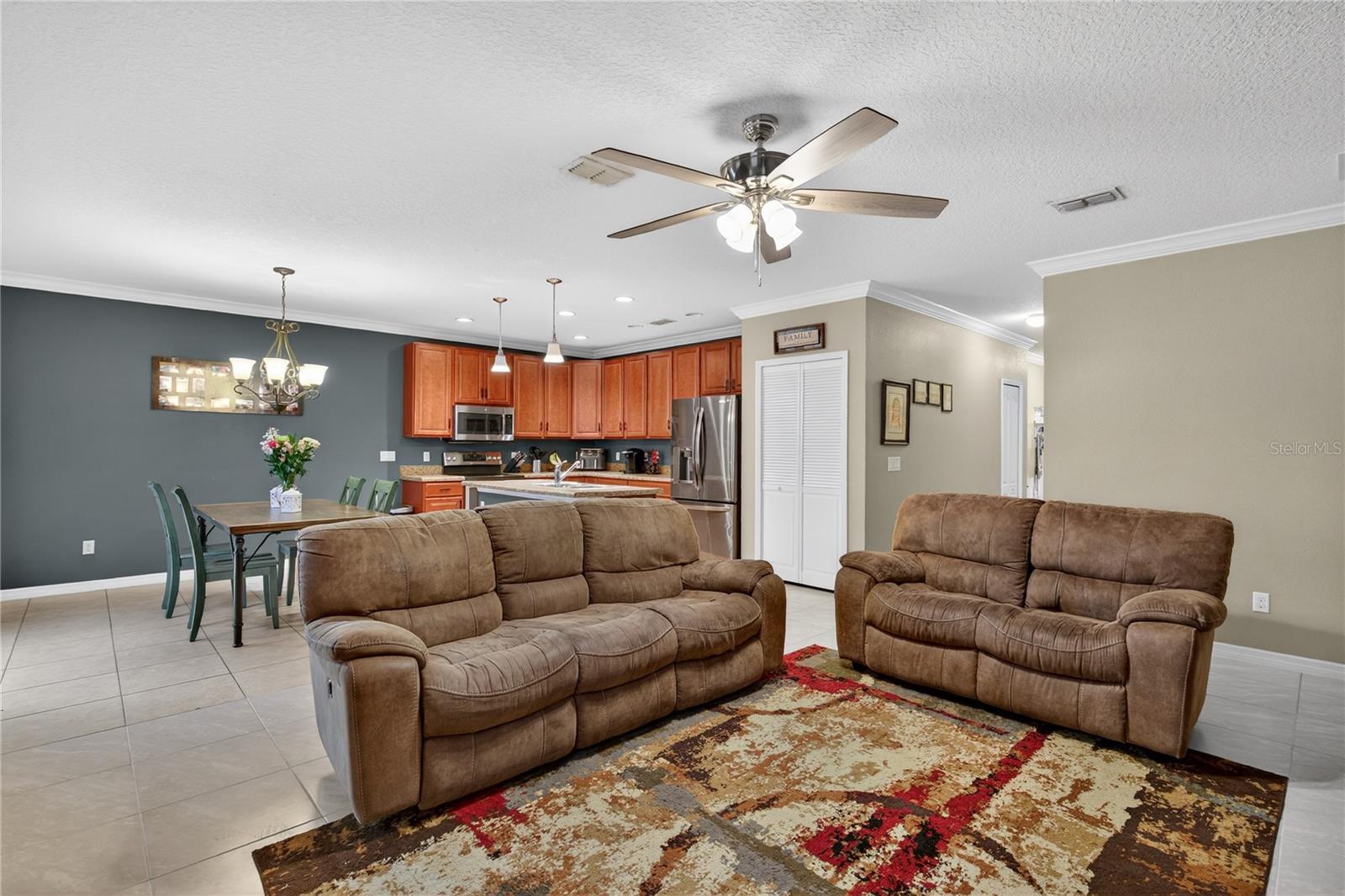 Image 11 of 29 For 2454 Norwood Place