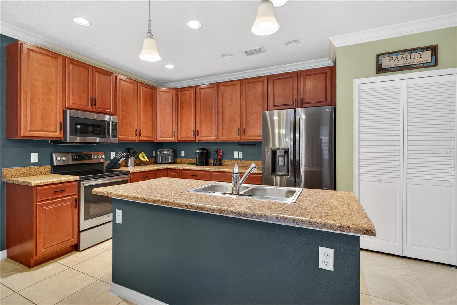 Image 5 of 29 For 2454 Norwood Place