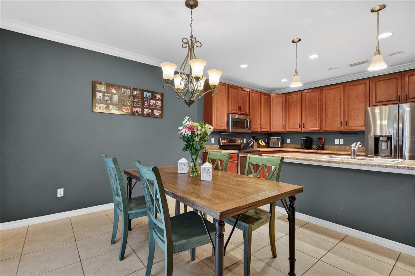 Image 8 of 29 For 2454 Norwood Place