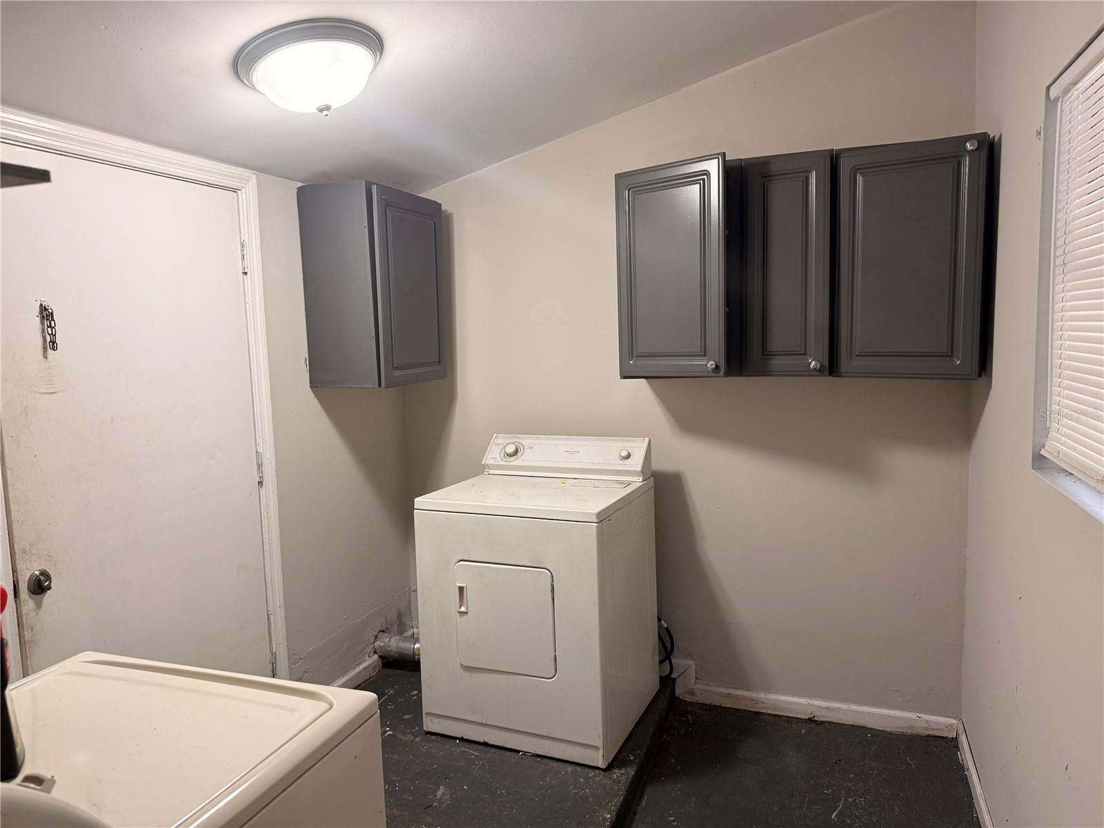 Image 10 of 18 For 5059 Liming Avenue