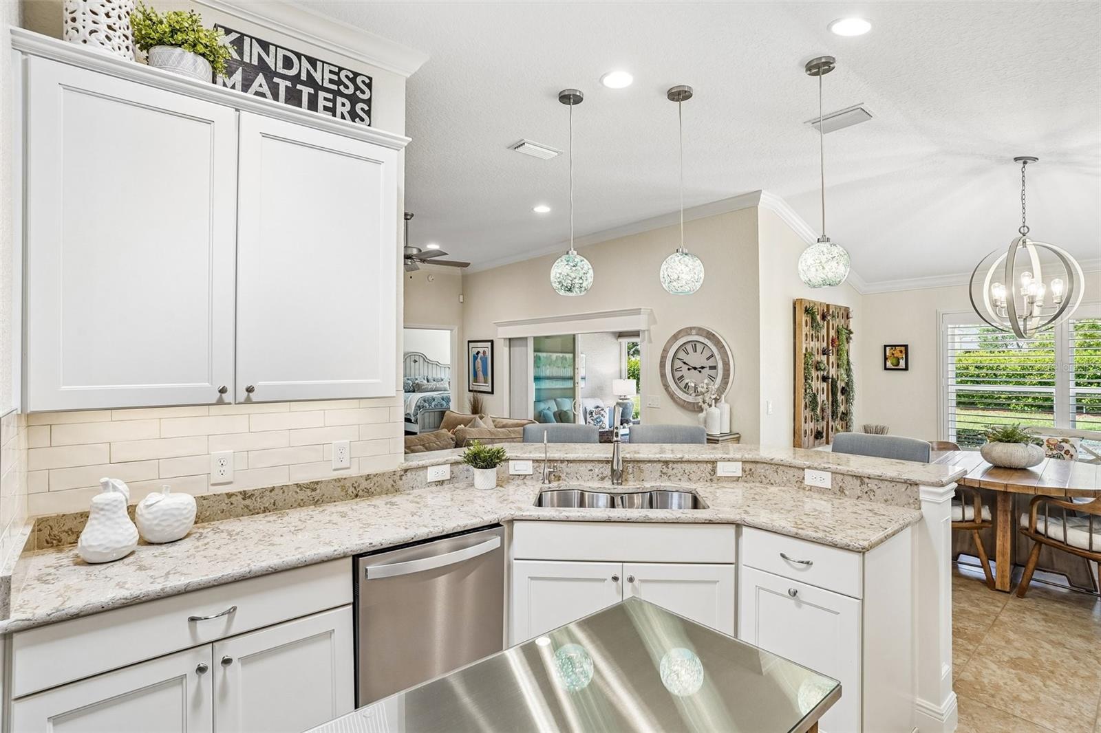 Image 18 of 62 For 4988 Big Cypress Street