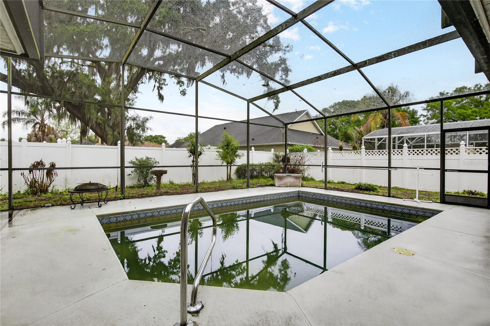 Image 19 of 44 For 34239 Woodridge Lane