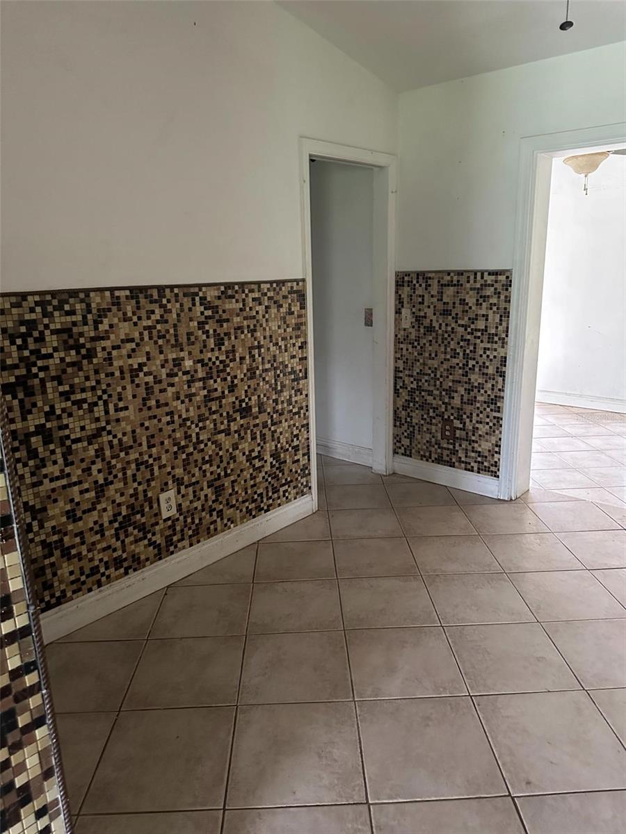 Image 7 of 25 For 7751 192nd Place