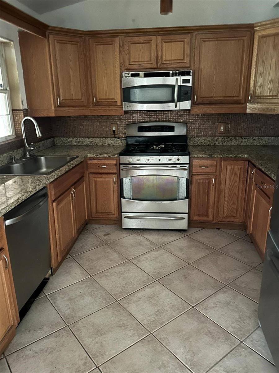 Image 9 of 25 For 7751 192nd Place