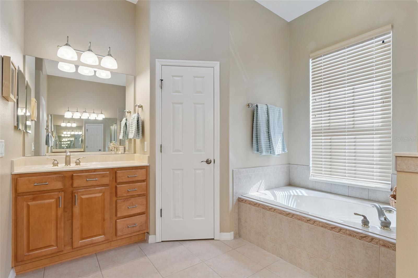 Image 20 of 35 For 27335 Orchid Glade Street