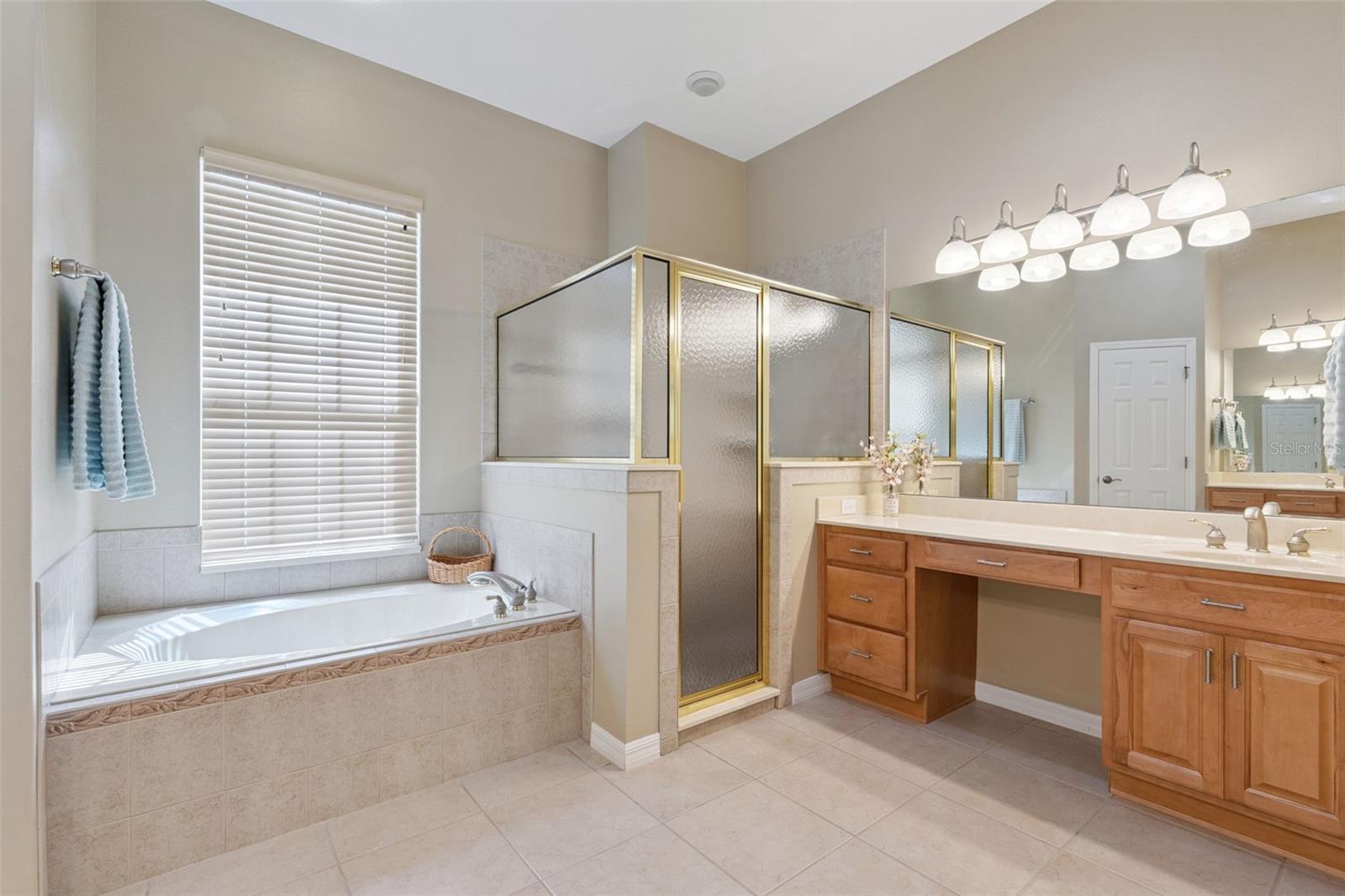 Image 21 of 35 For 27335 Orchid Glade Street