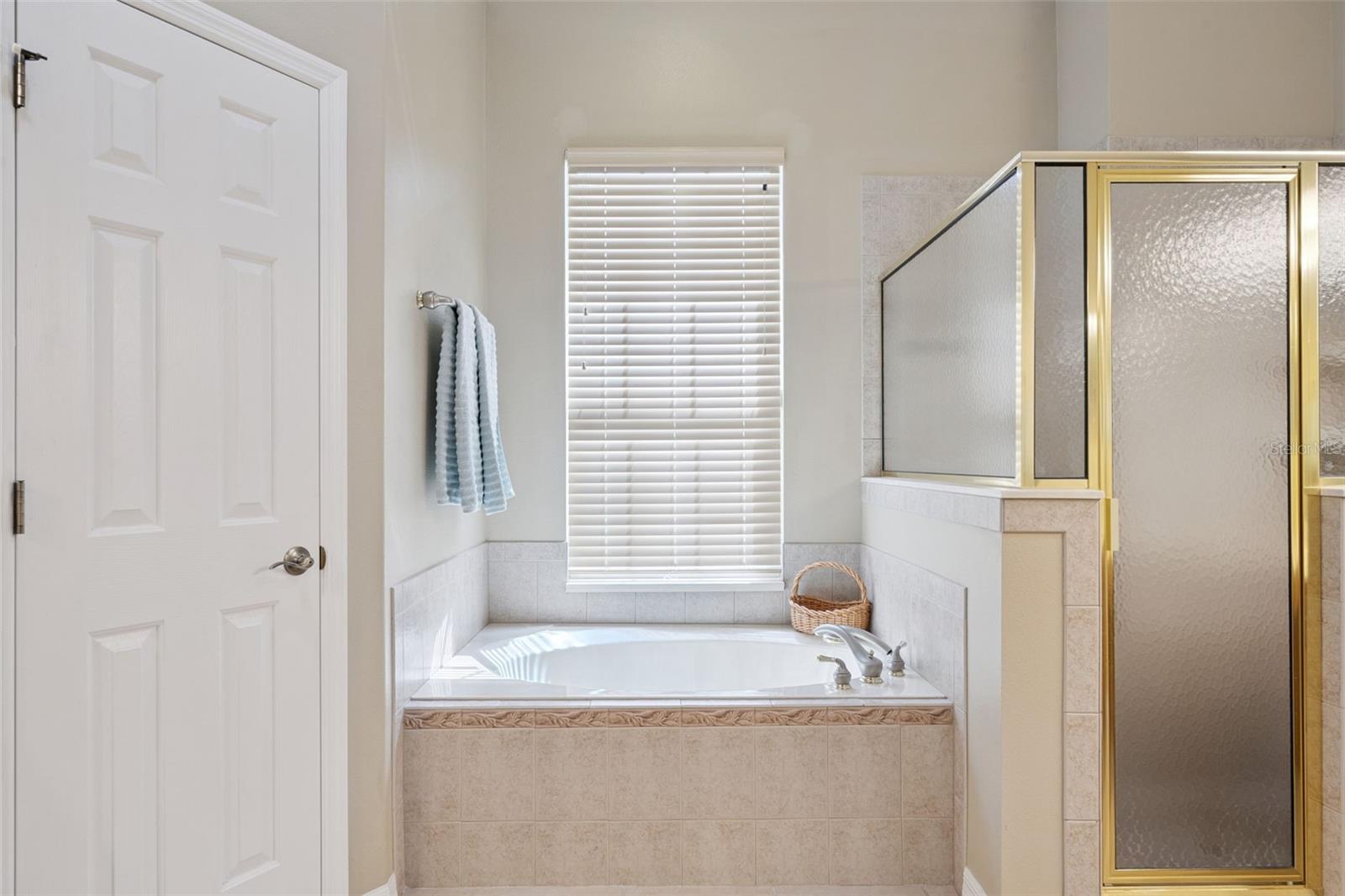 Image 22 of 35 For 27335 Orchid Glade Street