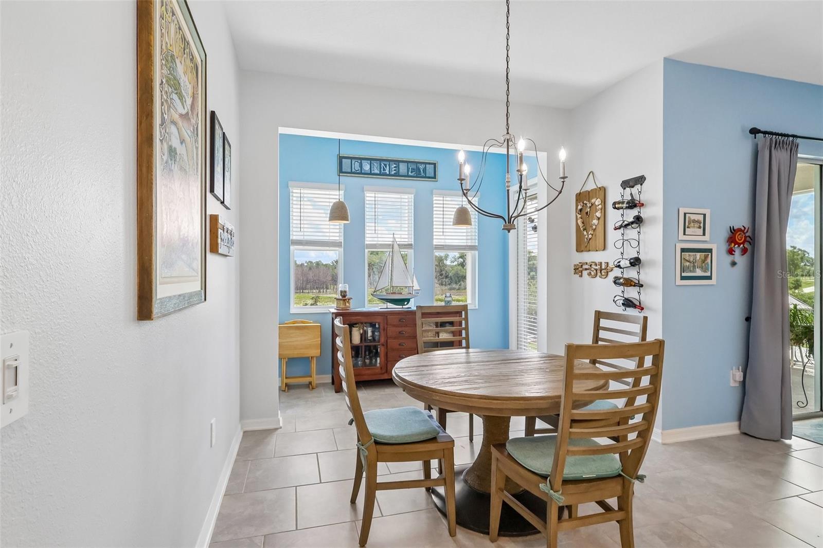 Listing photo id 8 for 6049 Claystone Way