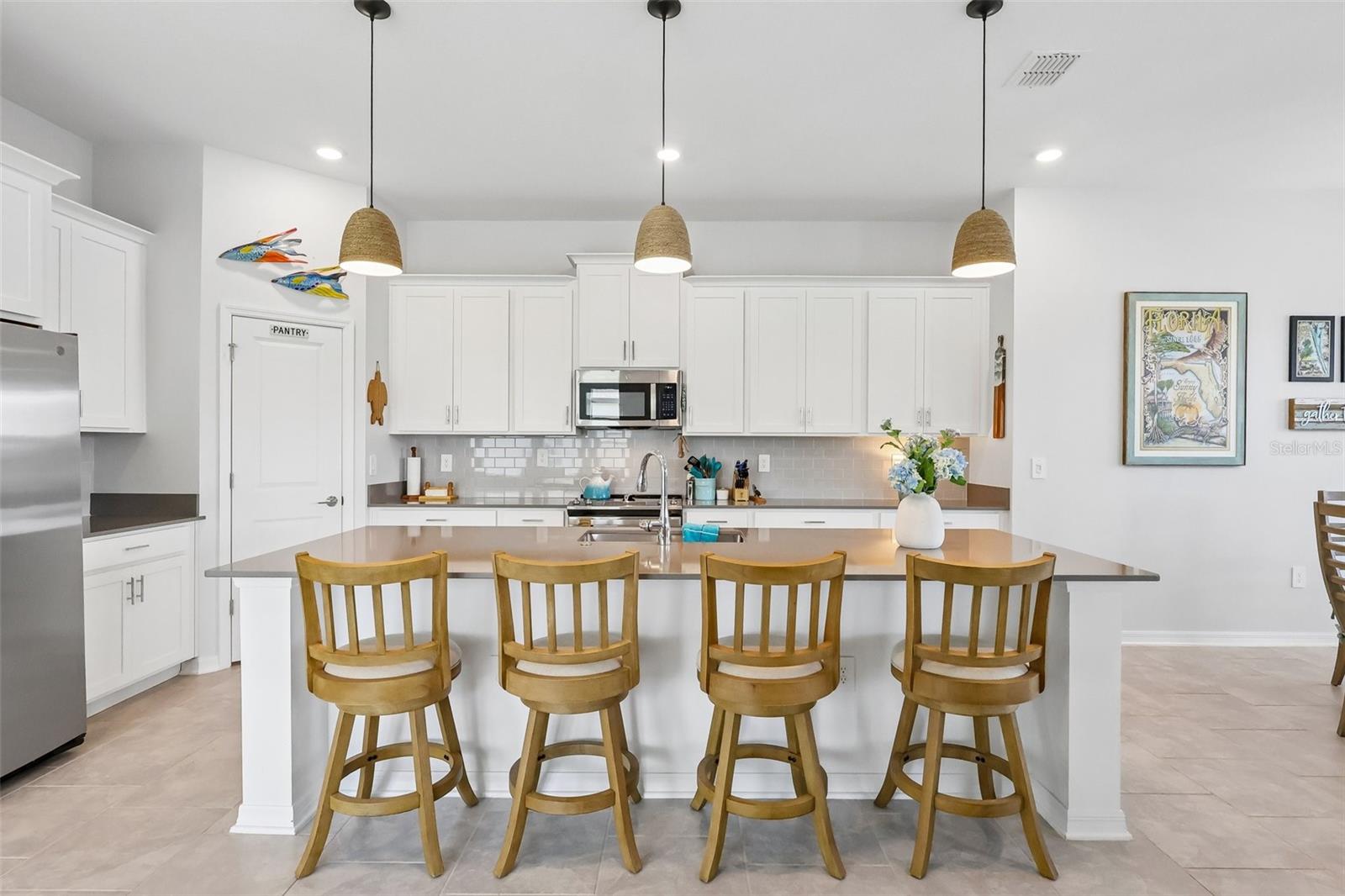 Listing photo id 10 for 6049 Claystone Way