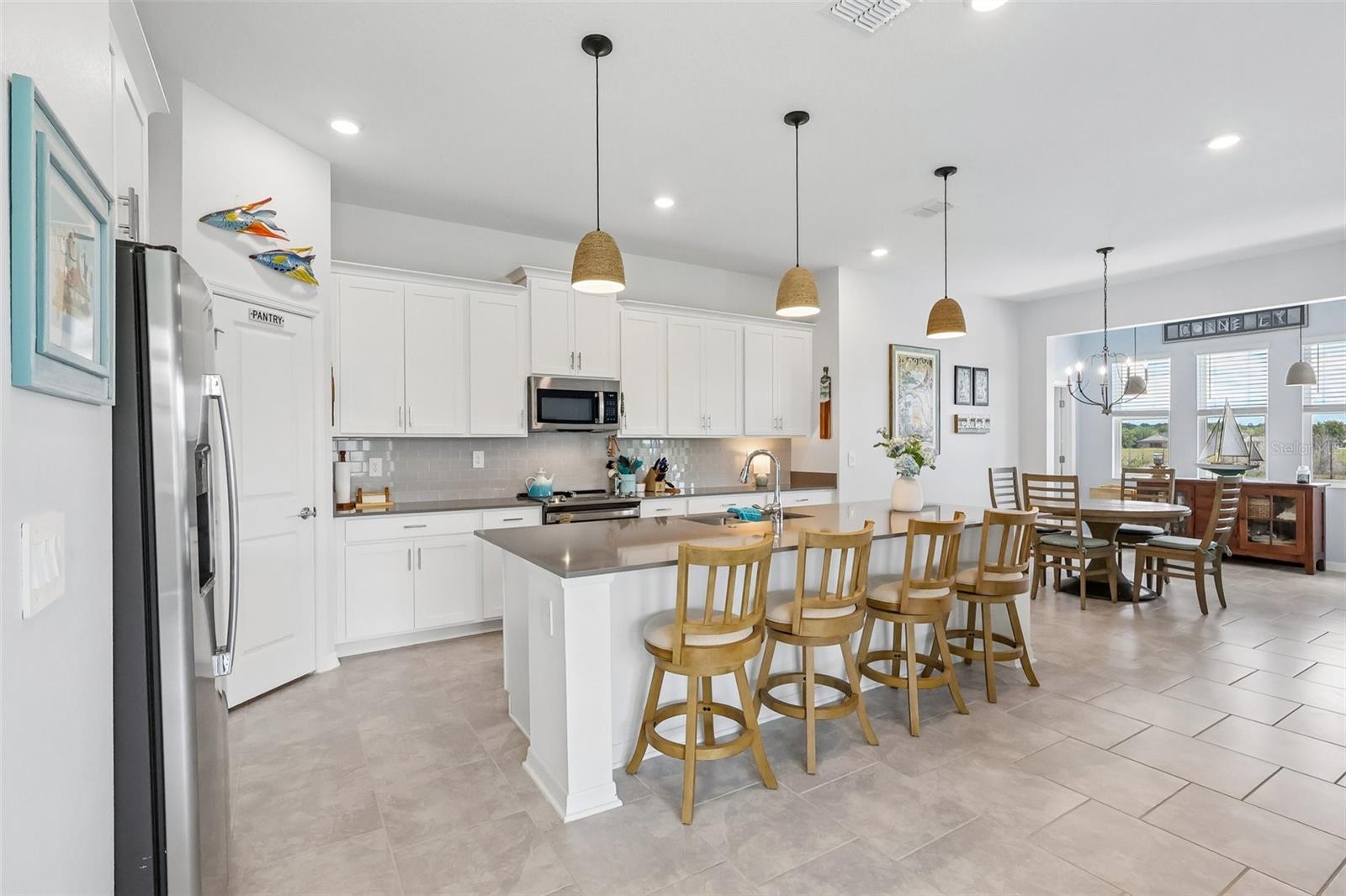 Listing photo id 11 for 6049 Claystone Way