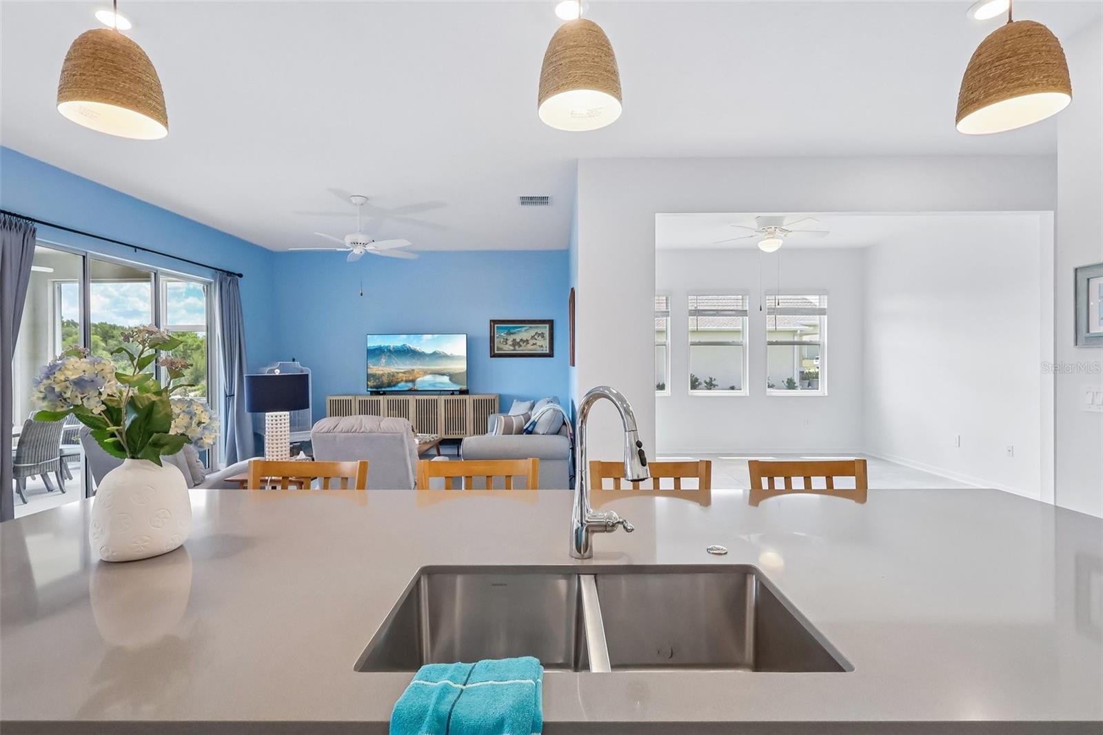 Listing photo id 14 for 6049 Claystone Way