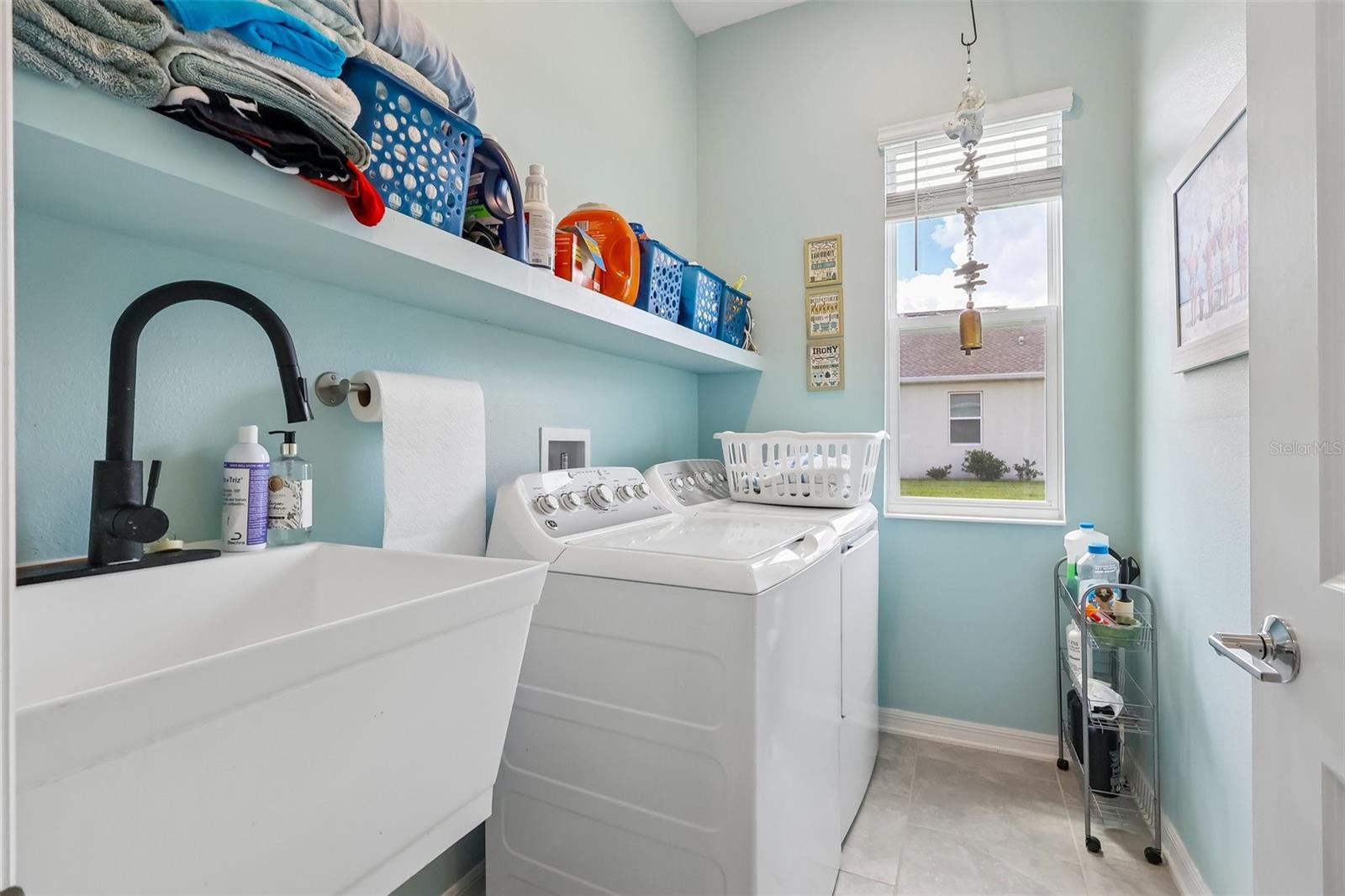 Listing photo id 18 for 6049 Claystone Way