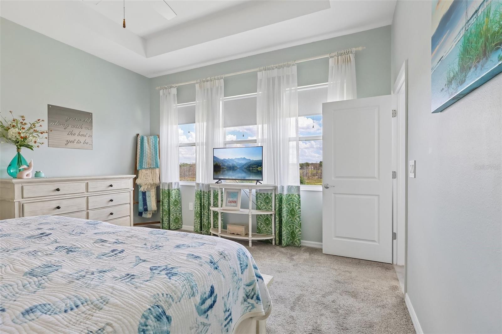 Listing photo id 21 for 6049 Claystone Way