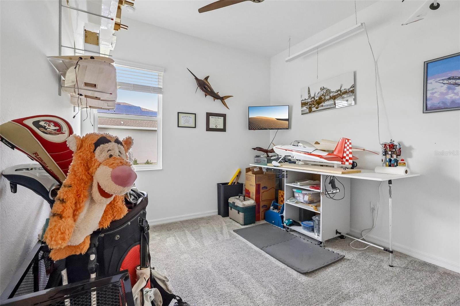 Listing photo id 25 for 6049 Claystone Way