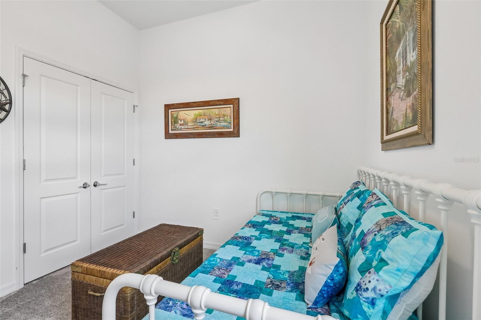 Listing photo id 28 for 6049 Claystone Way