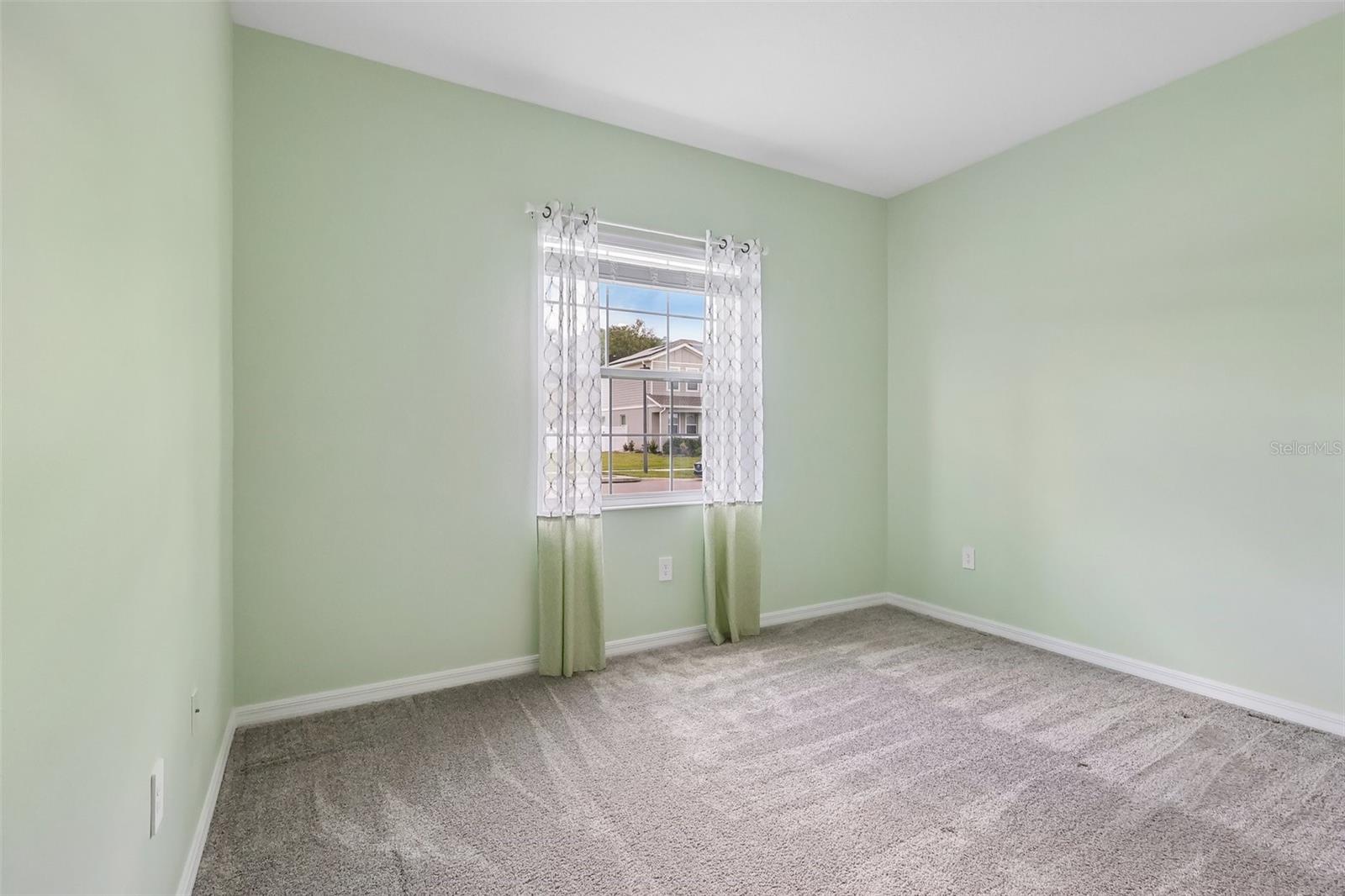 Listing photo id 31 for 6049 Claystone Way