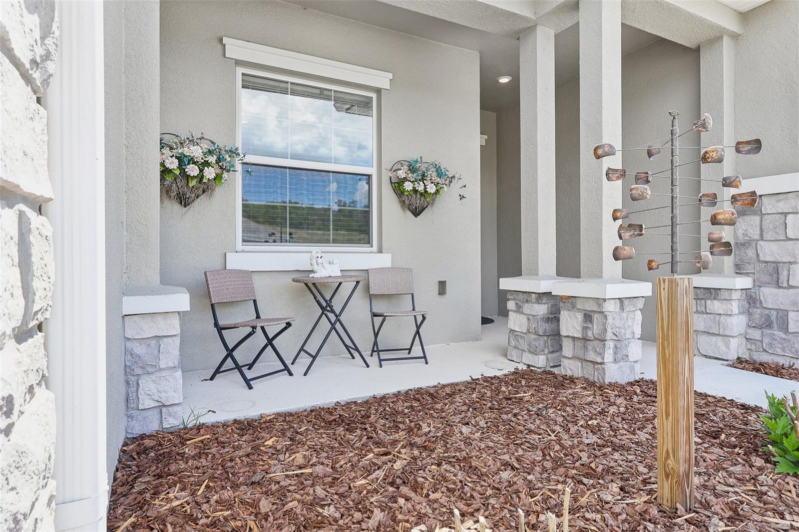 Listing photo id 2 for 6049 Claystone Way