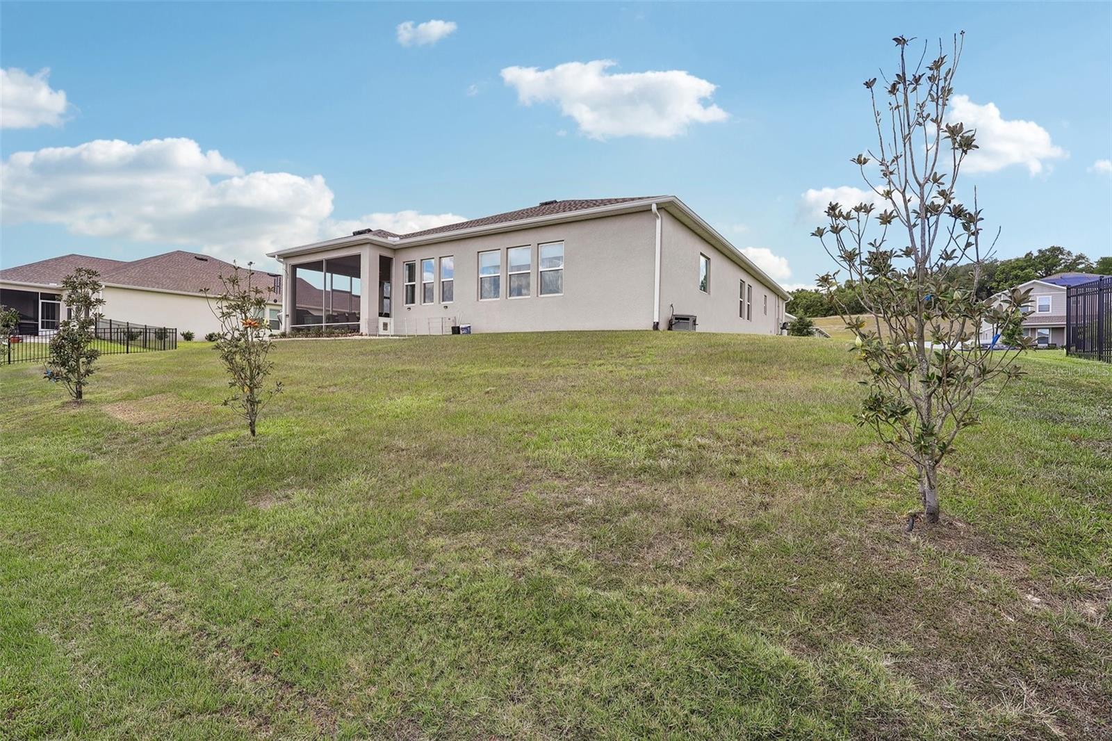 Listing photo id 38 for 6049 Claystone Way