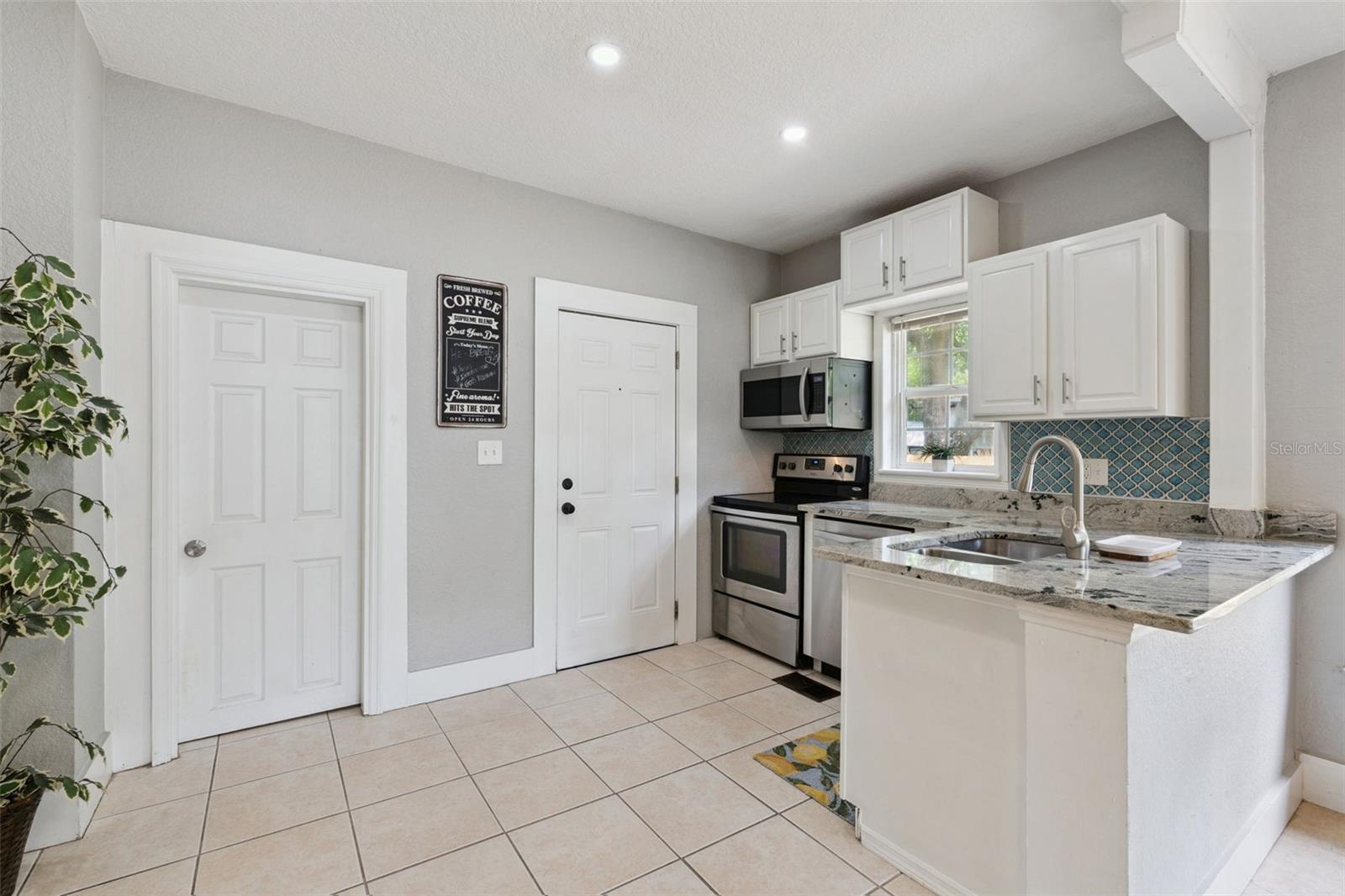 Image 13 of 48 For 1628 Grove Street