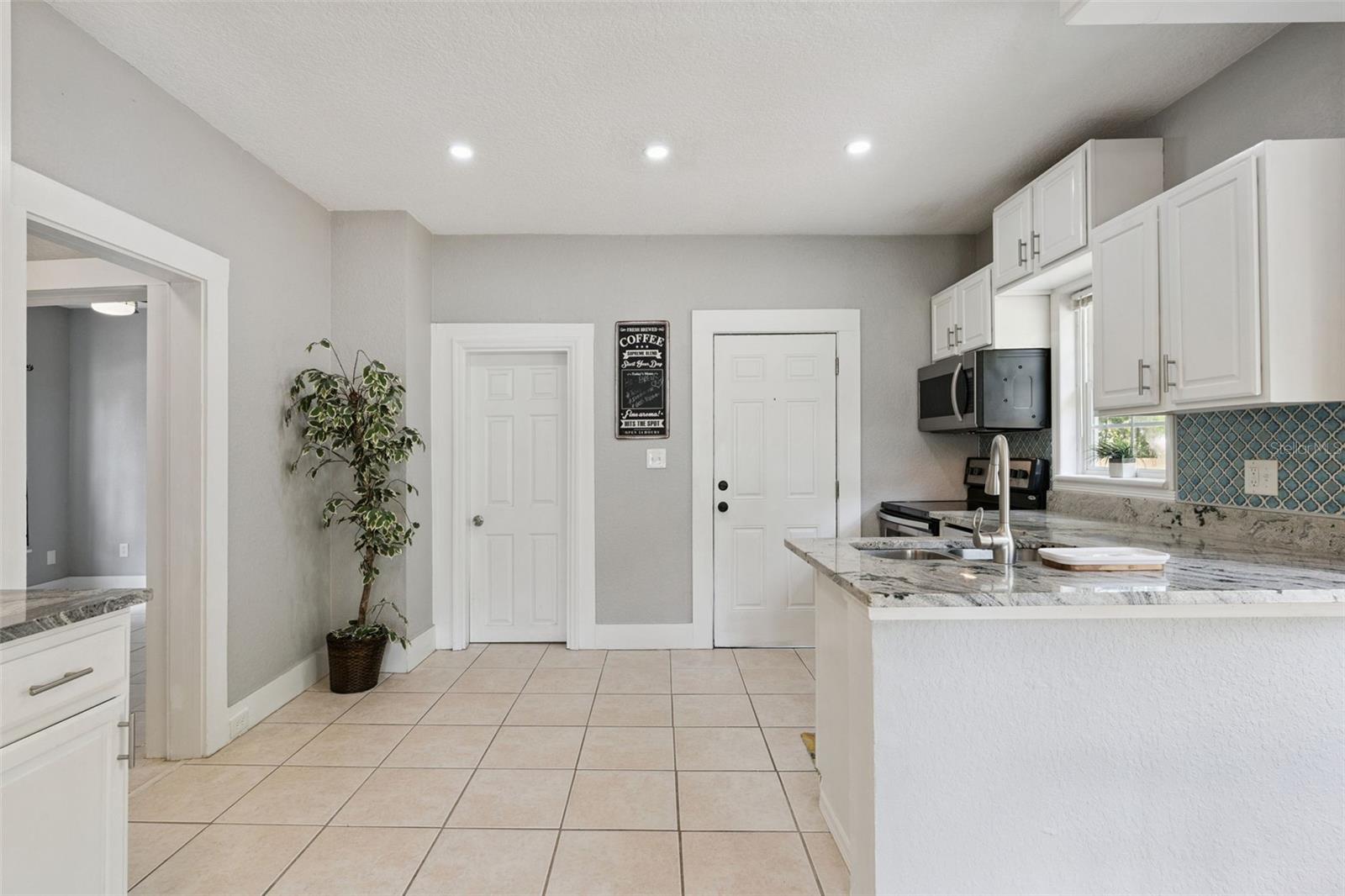 Image 14 of 48 For 1628 Grove Street