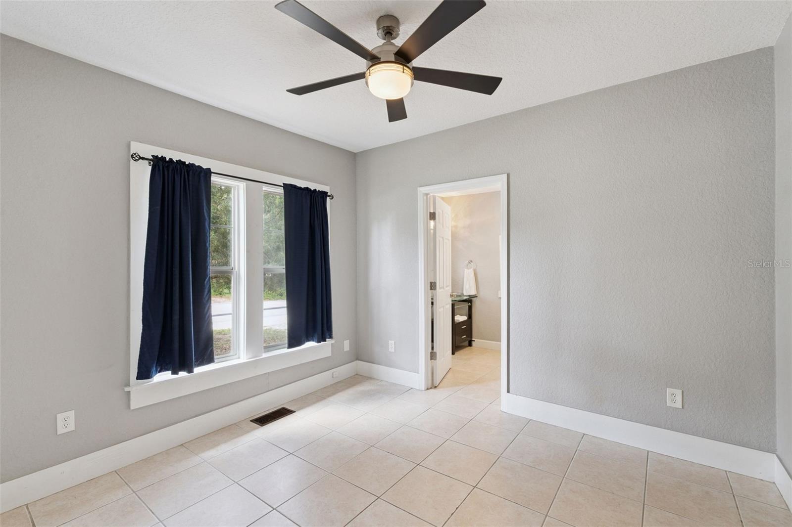 Image 15 of 48 For 1628 Grove Street