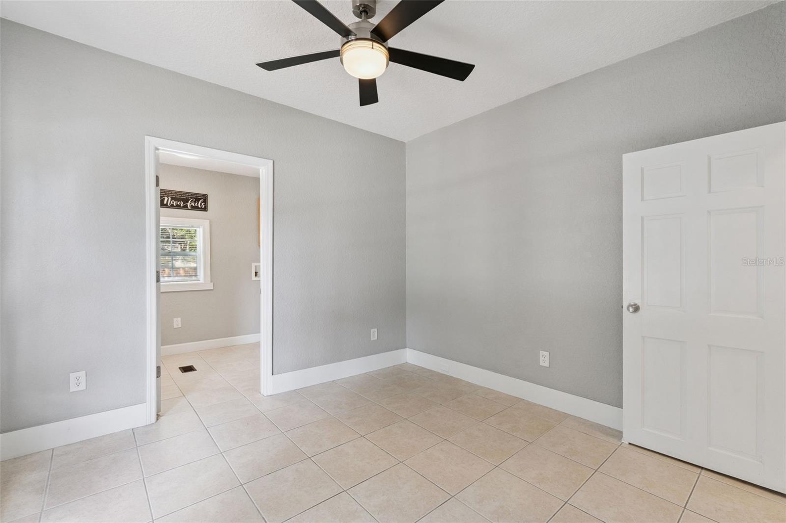 Image 16 of 48 For 1628 Grove Street