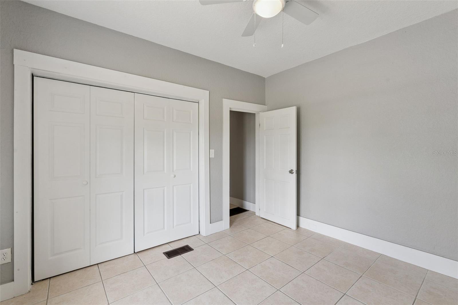 Image 18 of 48 For 1628 Grove Street