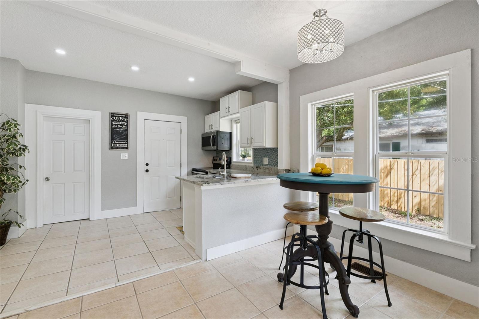 Image 9 of 48 For 1628 Grove Street