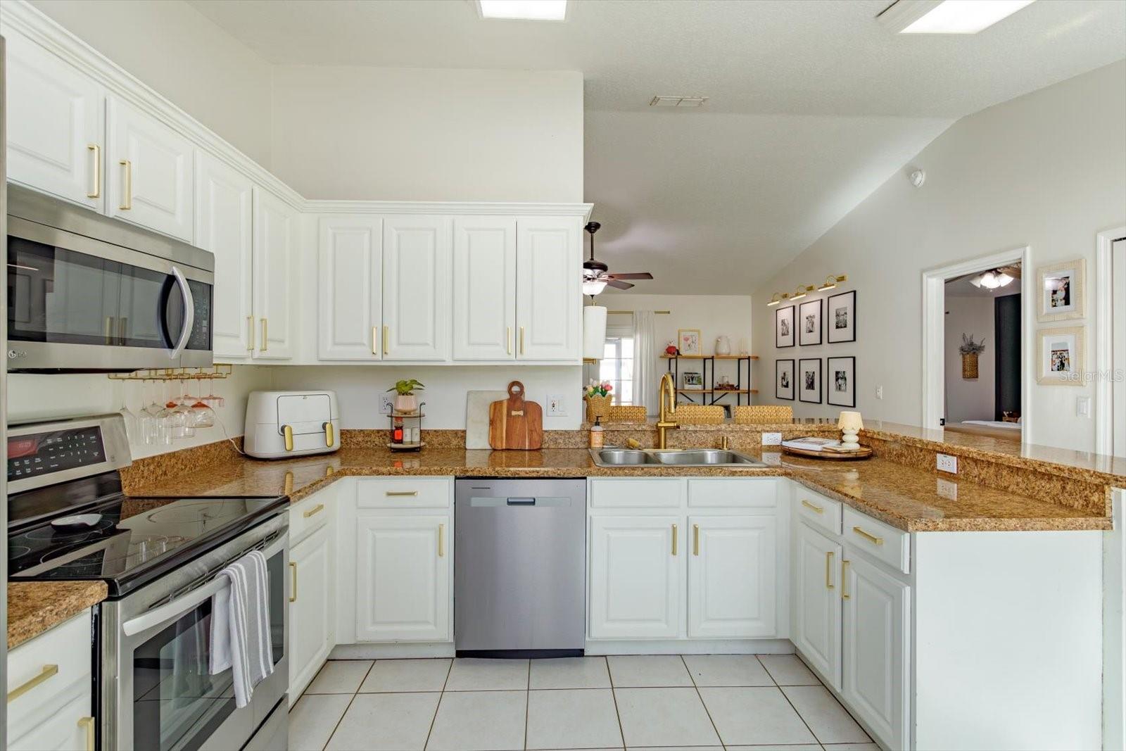 Image 13 of 23 For 1044 Arbor Hill Circle