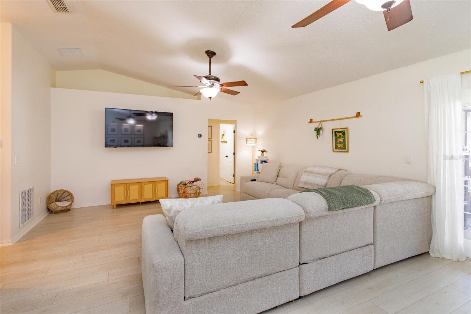 Image 4 of 23 For 1044 Arbor Hill Circle