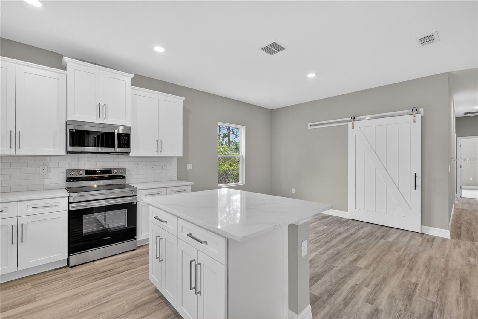 Image 11 of 48 For 30165 Bluebell Avenue