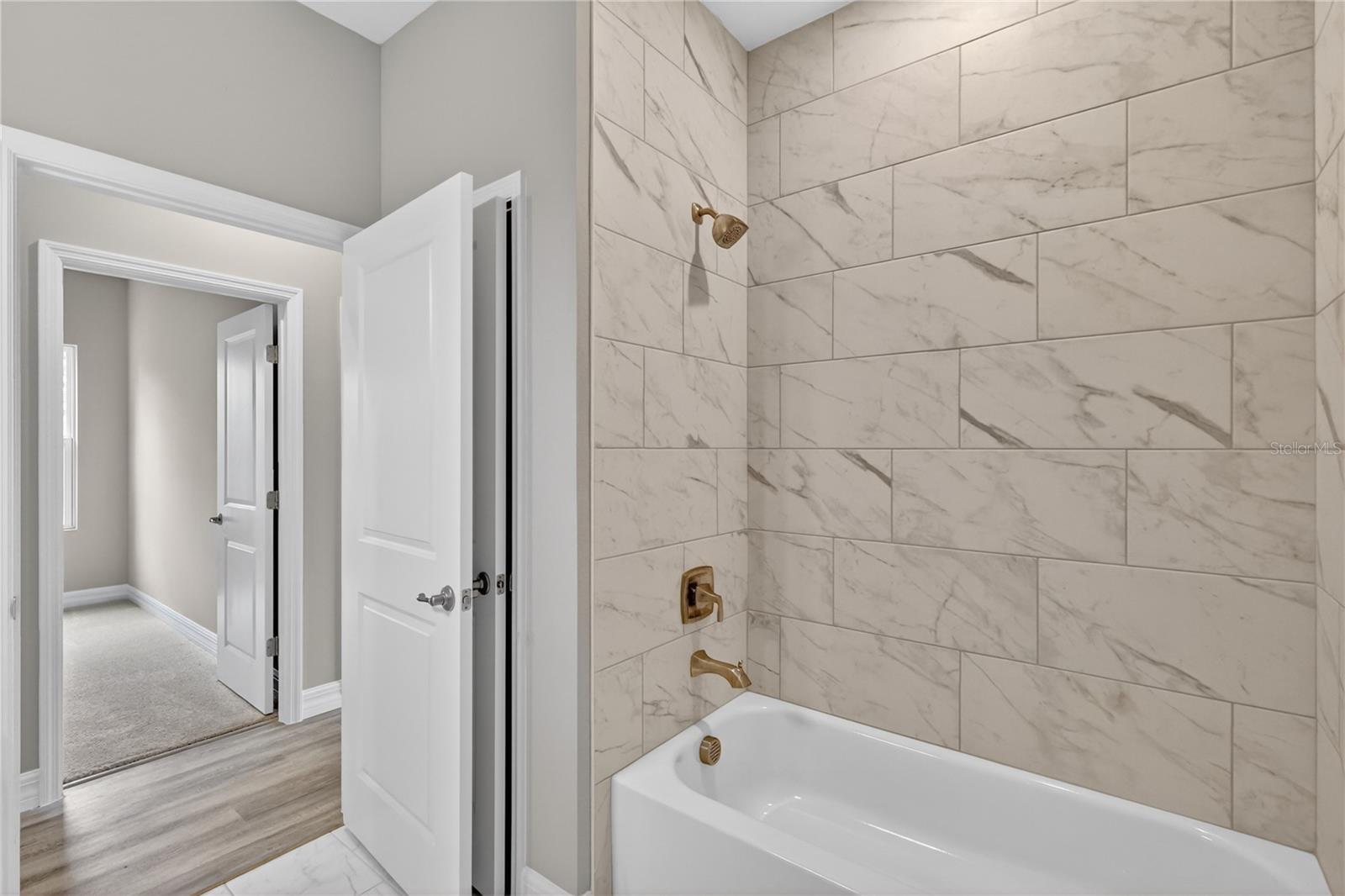 Image 21 of 48 For 30165 Bluebell Avenue