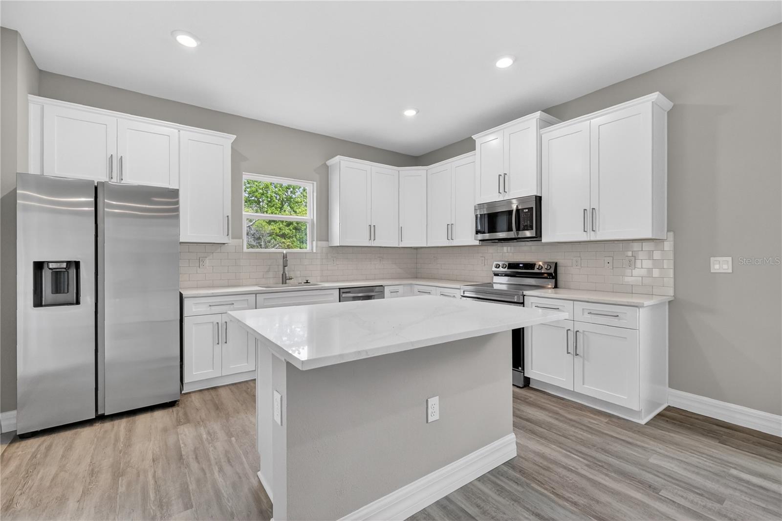 Image 9 of 48 For 30165 Bluebell Avenue