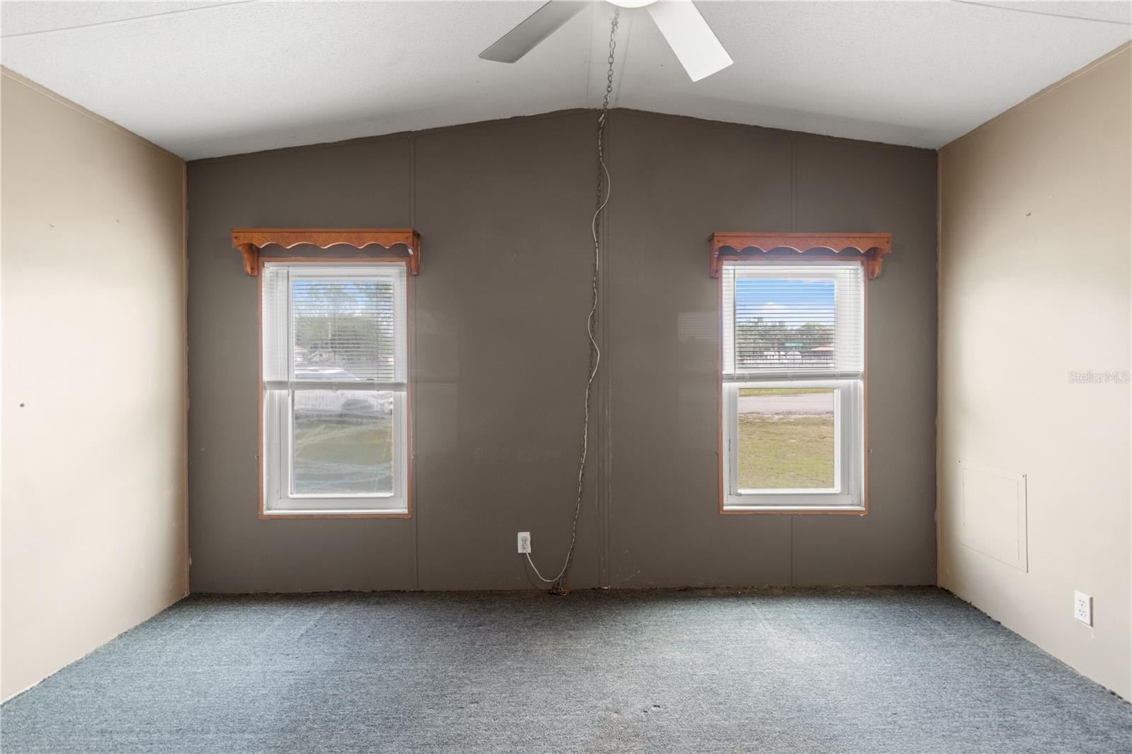 Image 11 of 37 For 1371 12th Lane