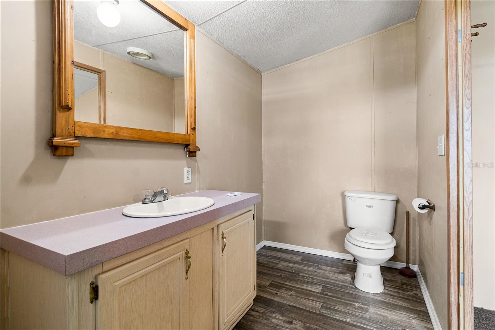 Image 14 of 37 For 1371 12th Lane