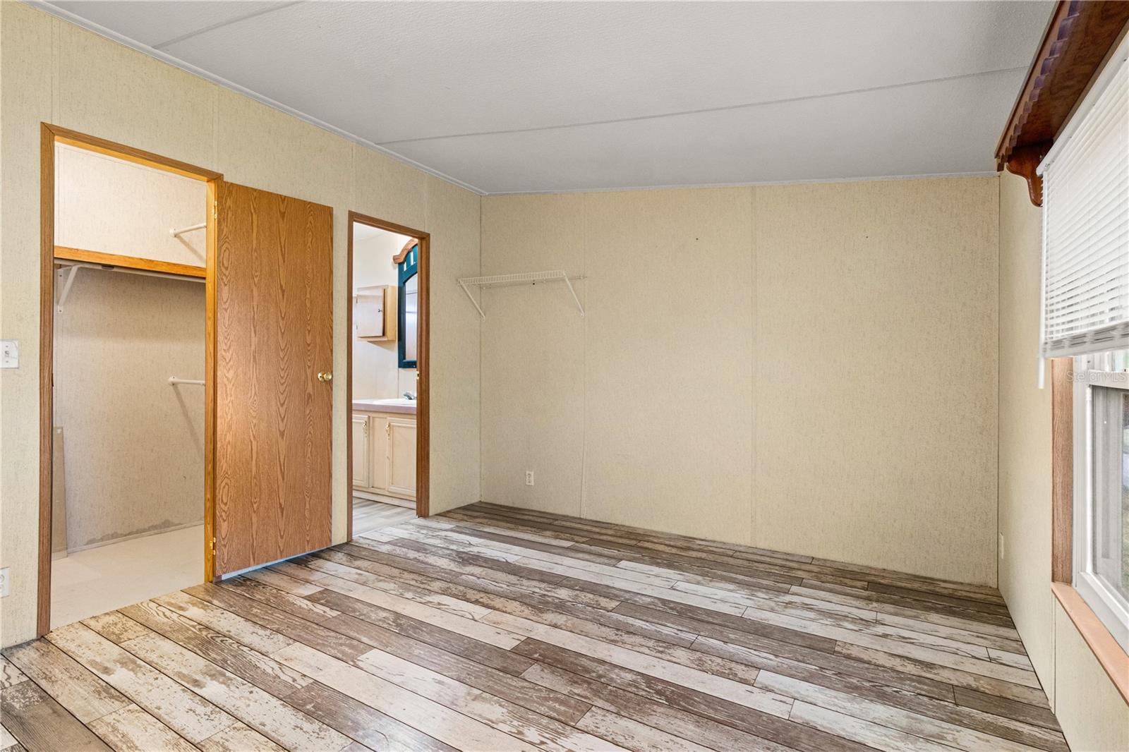 Image 18 of 37 For 1371 12th Lane