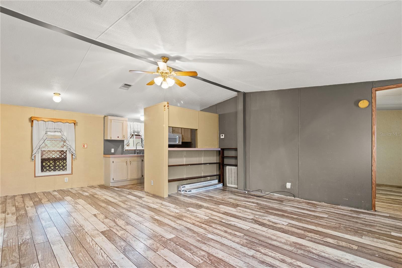 Image 4 of 37 For 1371 12th Lane