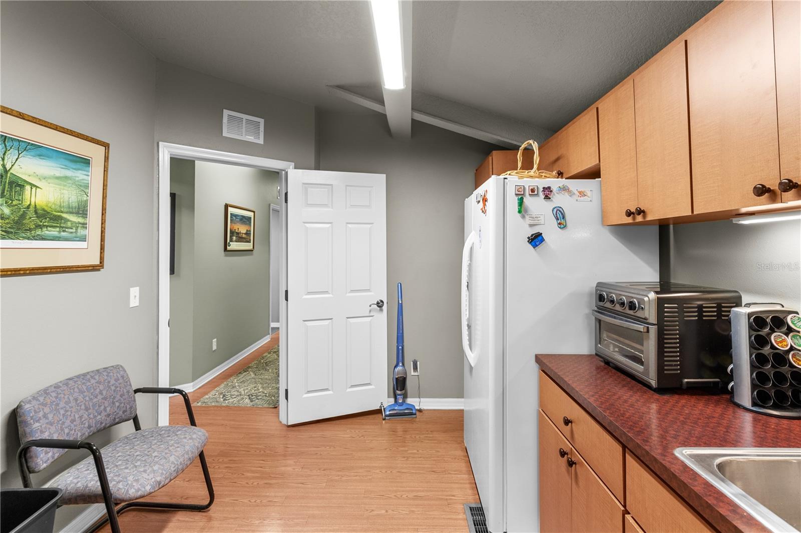 Image 21 of 43 For 107 4th Street