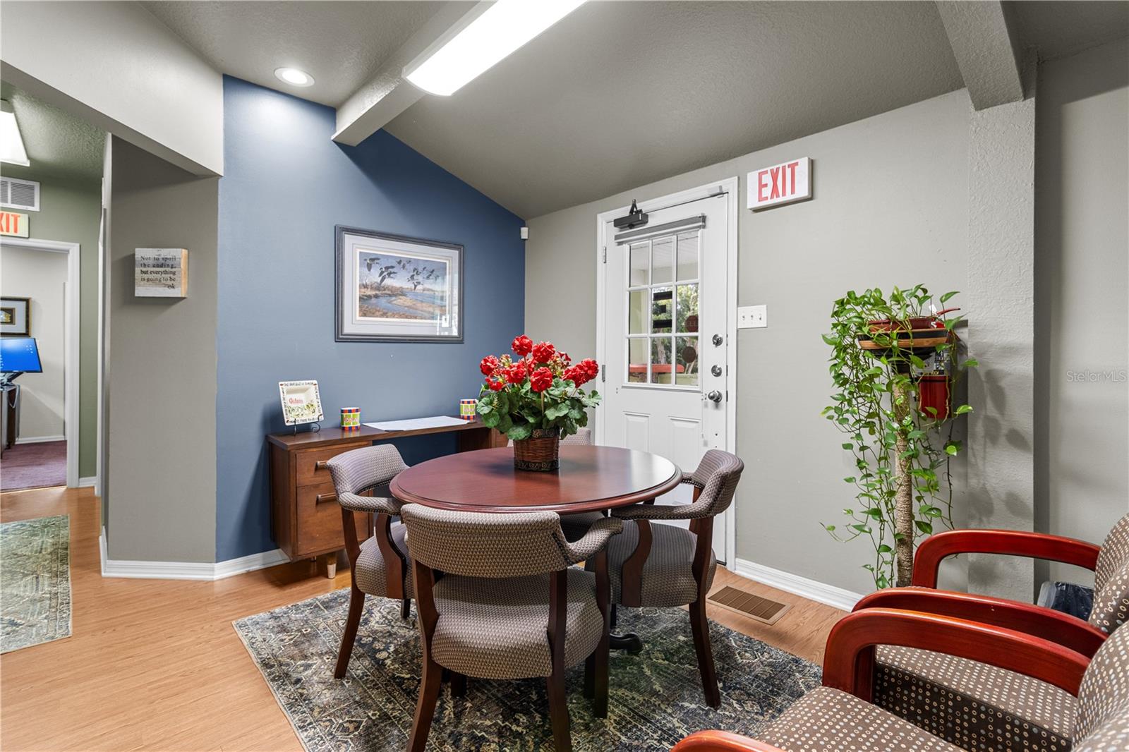 Image 27 of 43 For 107 4th Street