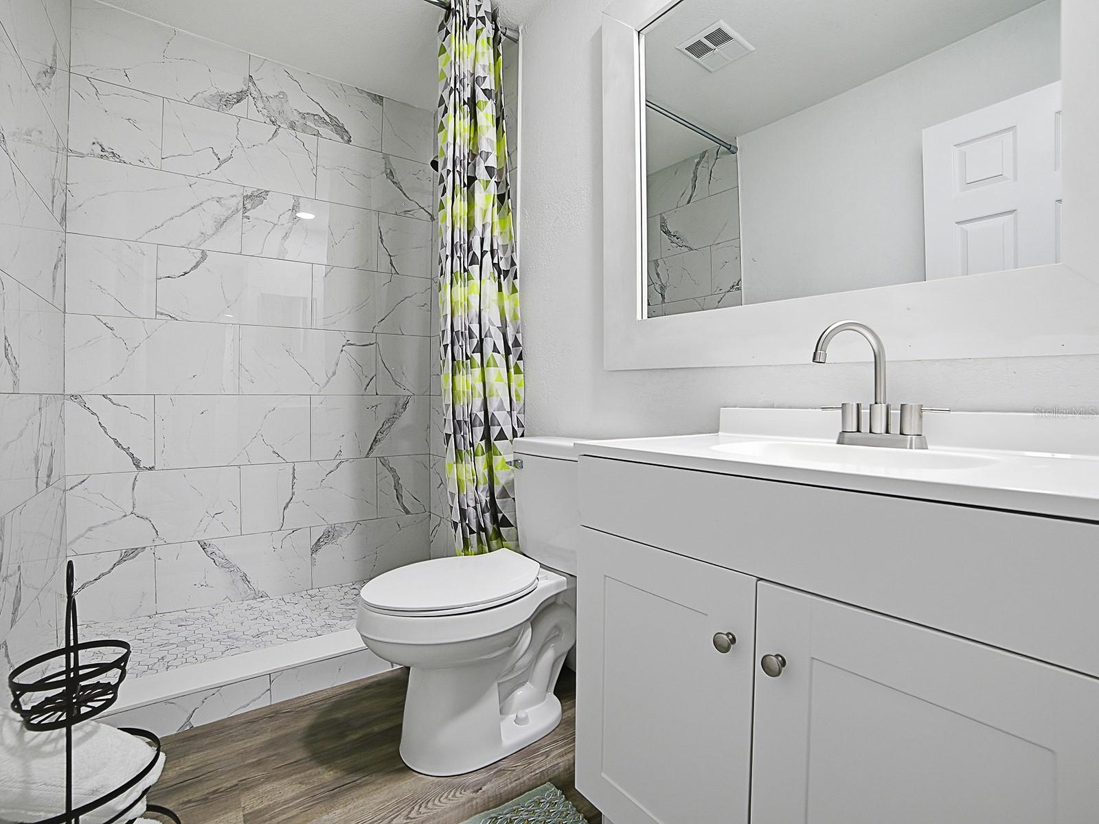 Listing photo id 16 for 9074 Golfview Drive