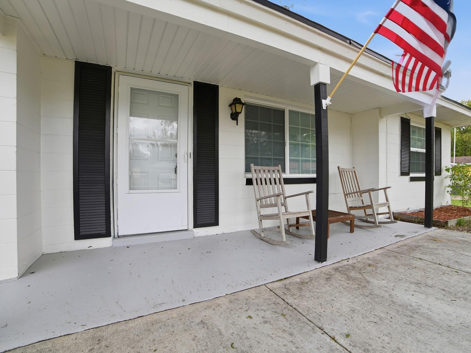 Listing photo id 0 for 9074 Golfview Drive