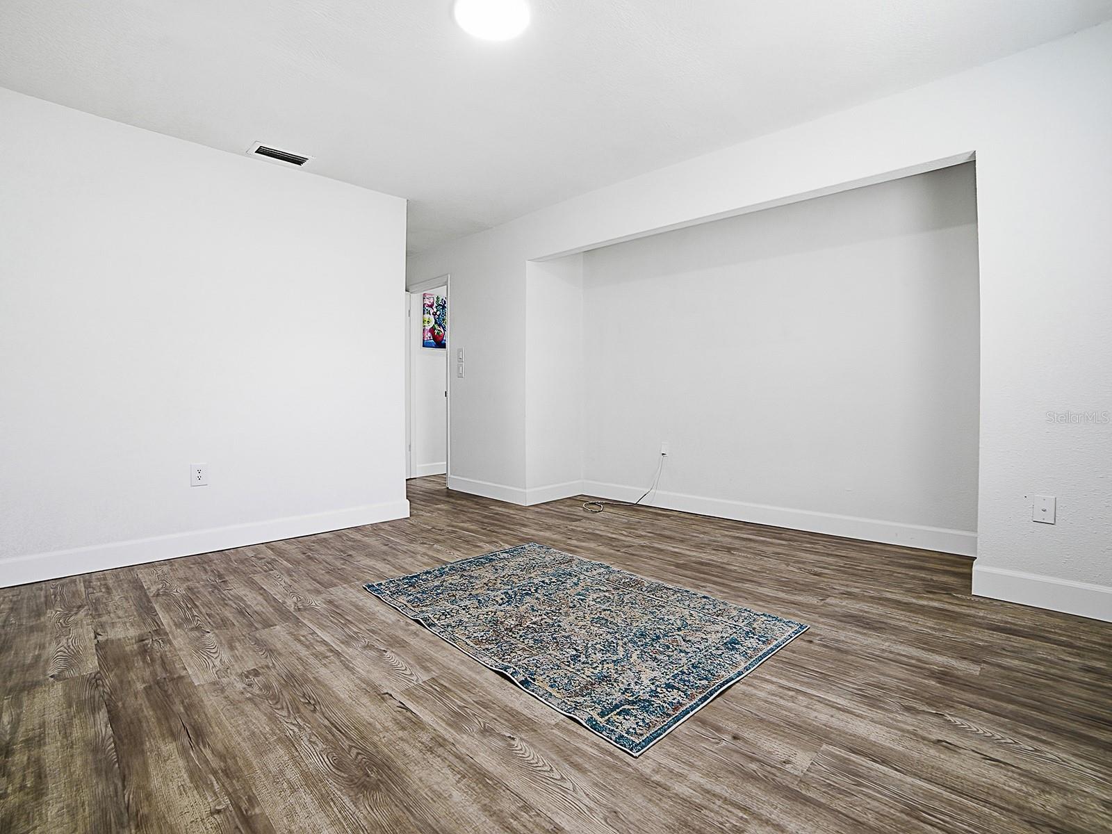 Listing photo id 18 for 9074 Golfview Drive