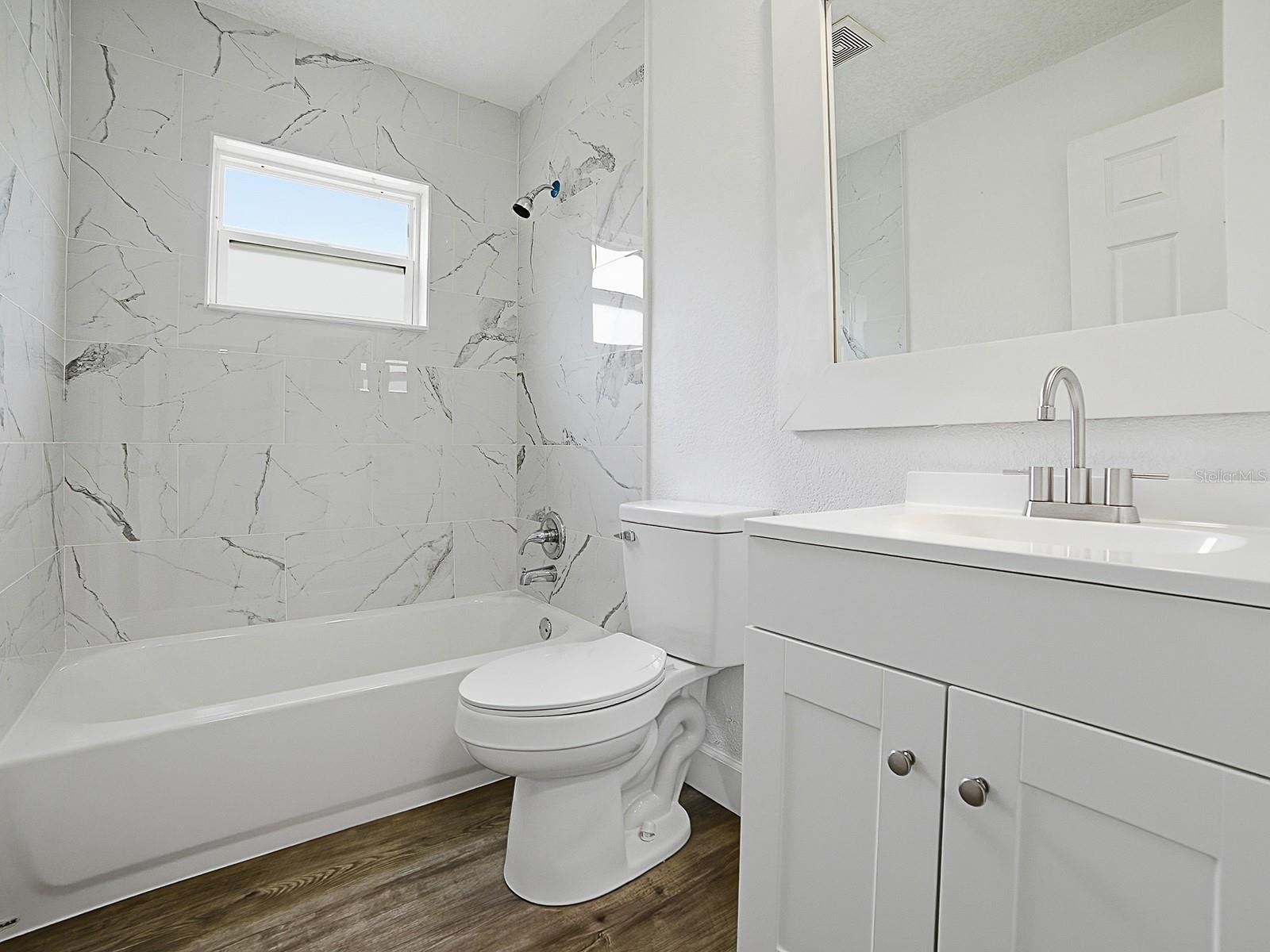 Listing photo id 22 for 9074 Golfview Drive